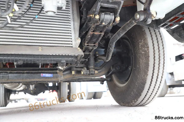 Dongfeng Duolika D6-S 115 hp 4X2(6 wheels) 3.8m Single Row Flatbed Light Truck (China VI) Chassis (3) | 86Trucks