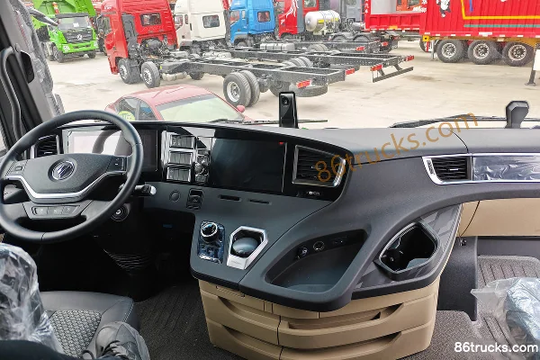 Foton AumanEST Star Edition 580hp 8X4(12 wheels) 9.58m AMT automatic van cargo truck Cab (2) | 86Trucks