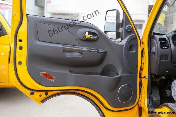 JAC Kaida X6 120 ch 4X2(6 roues) mini camion à ridelles, plateau 2,75 m, cabine double (2) | 86Trucks