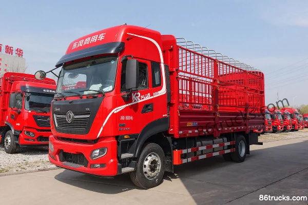 Dongfeng Commercial Vehicle Tianjin KR PLUS Comfort Edition 300 hp 4X2(6 wheels) 6.8m Stake Cargo Truck (High Roof Triple Sleeper) Exterior