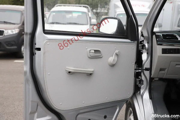 Jinbei Xiaohaishi X30 2024 Champion Edition 110 hp 1.5L Gasoline 5/6/7-Seat Microvan Cab (1) | 86Trucks