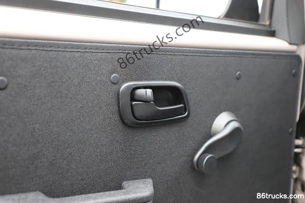 Jinbei Xiaohai Shi X30 110hp 1.5L Gasoline 2-Seat Enclosed Cargo Van Cab (3) | 86Trucks
