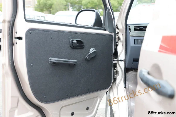 Jinbei Xiaohai Shi X30 110hp 1.5L Gasoline 2-Seat Enclosed Cargo Van Cab (2) | 86Trucks