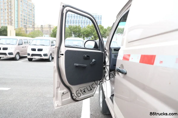 Jinbei Xiaohai Shi X30 110hp 1.5L Gasoline 2-Seat Enclosed Cargo Van Cab (1) | 86Trucks