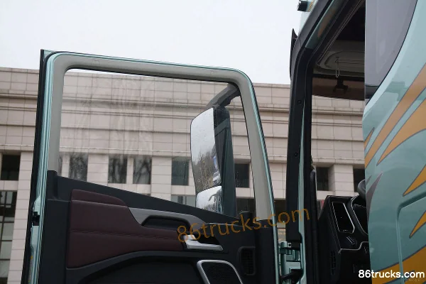 FAW Jiefang Qingdao Yingtu Business Class 580hp 6X4(10 wheels) LNG Automatic Tractor Truck (Hydraulic Retarder) Cab (3) | 86Trucks