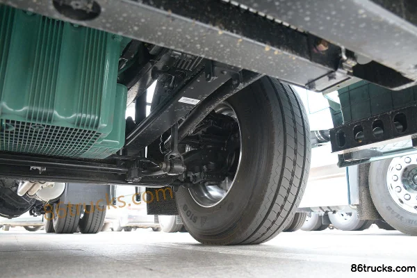 FAW Jiefang Qingdao Yingtu Business Class 580hp 6X4(10 wheels) LNG Automatic Tractor Truck (Hydraulic Retarder) Chassis (3) | 86Trucks