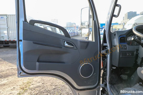 JAC Junling Jinyuanbao 95ch 4X2(6 roues) 3.7m single-row flatbed light truck Cabine (2) | 86Trucks