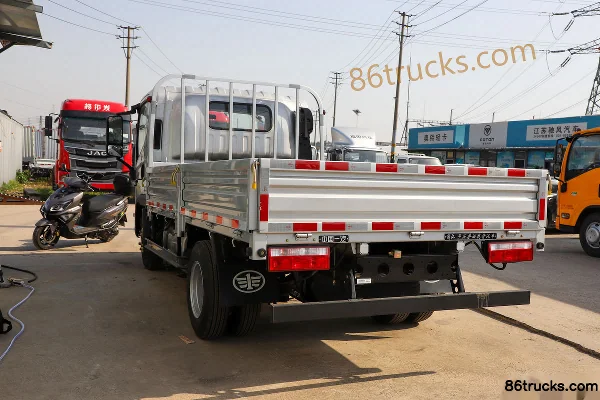 FAW Jiefang Lingtu 148hp 4X2(6 wheels) 3.85m semi-crew flatbed light truck(WLY) Exterior (3) | 86Trucks