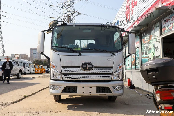 FAW Jiefang Lingtu 148hp 4X2(6 wheels) 3.85m semi-crew flatbed light truck(WLY) Exterior (2) | 86Trucks