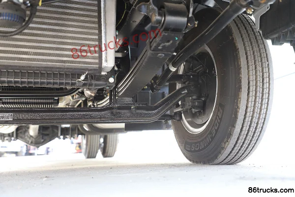 FAW Jiefang Lingtu 148hp 4X2(6 wheels) 3.85m semi-crew flatbed light truck(WLY) Chassis (3) | 86Trucks