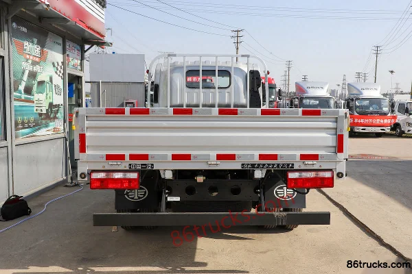 FAW Jiefang Lingtu 148hp 4X2(6 wheels) 3.85m semi-crew flatbed light truck(WLY) Body (2) | 86Trucks