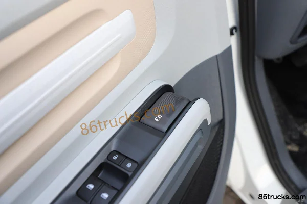 Maxus Dawan V1 2024 3-seat pure electric long wheelbase low roof panel van 51kWh Cab (2) | 86Trucks