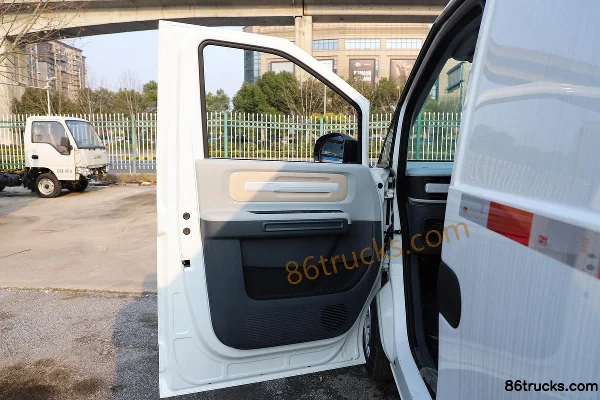 Maxus Dawan V1 2024 3-seat pure electric long wheelbase low roof panel van 51kWh Cab (1) | 86Trucks
