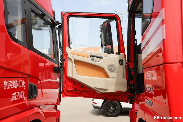SHACMAN Delong X5000 Lightweight Edition 550 hp 6X4(10 wheels) Tractor Truck (China VI) Cab (1) | 86Trucks