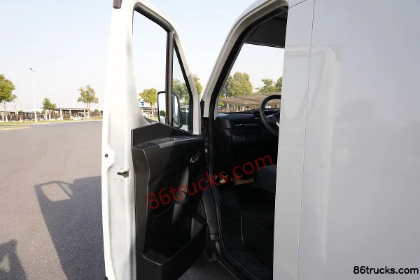 JAC Van Baolu V8 Guoxuan Linghang version 2 places camion fourgon électrique pur 5,46 m 41,93 kWh Cabine (1) | 86Trucks
