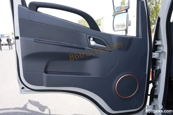 JAC Shuailing EV5 4,5T 4,15 m cabine simple camion léger utilitaire électrique pur 81,14 kWh 4X2(6 roues) Intérieur (2) | 86Trucks