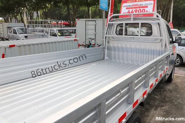 Dongfeng Chuangfu Niuka 2026 Super Luxury 1.6L Gasoline 122 hp 4X2(6 wheels) Hydraulic Brake 3.3m Single Row Flatbed Micro Truck Body (2)