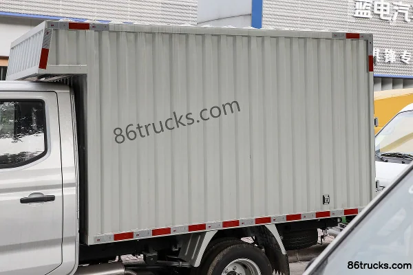 Dongfeng D72 LV1 2.0L 142hp 4X2(6 wheels) Gasoline 2.61m Double Row Van Truck (China VI) Body (1) | 86Trucks