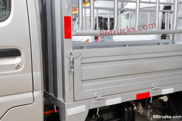 Dongfeng EV80 3T 3.05m single-row electric stake light truck 41.86kWh 4X2(6 wheels) Body (2) | 86Trucks
