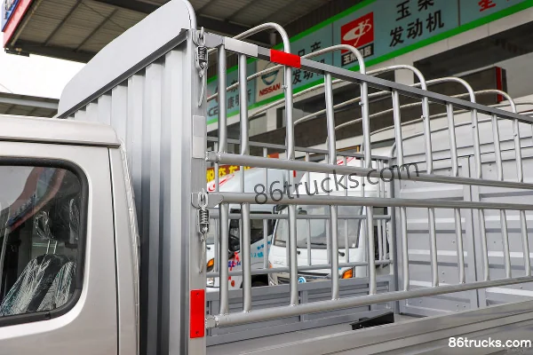 Dongfeng EV80 3T 3.05m single-row electric stake light truck 41.86kWh 4X2(6 wheels) Body (1) | 86Trucks