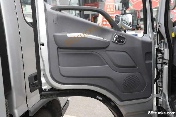 Foton Ollin Big Bee MINI Pro 170 hp 4X2(6 wheels) 6.15m Single Row Box Cargo Truck (ZF 6-speed) Cab (2) | 86Trucks