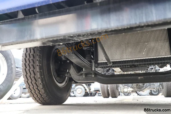Foton Aoling Huangfeng MINI 170hp 4X2(6 wheels) 5.15m single-row van cargo truck Chassis (2) | 86Trucks