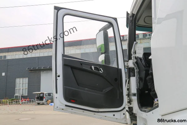 BYD T31 31T 8X4(12 wheels) 6.8m³ Electric Concrete Mixer Truck 355kWh Cab (1) | 86Trucks