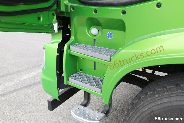 BYD T31 31T 8X4(12 wheels) 5.6m Pure Electric Dump Truck 355kWh Cab (3) | 86Trucks