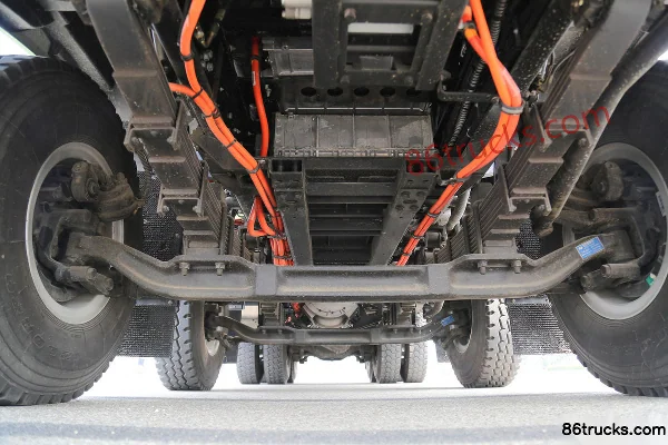 BYD T31 31T 8X4(12 wheels) 5.6m Pure Electric Dump Truck 355kWh Chassis (1) | 86Trucks