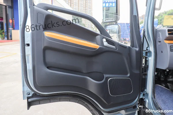 JAC Lingpao L3 2.0L 127hp 4X2(6 wheels) CNG 3.8m Single Cab Van Light Truck (2) | 86Trucks