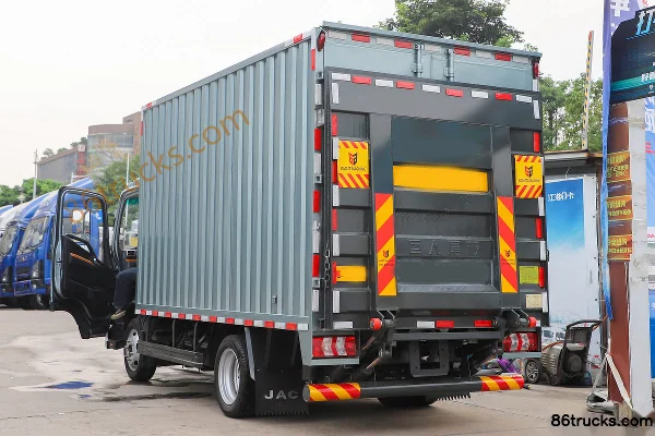 JAC Lingpao L3 2.0L 127hp 4X2(6 wheels) CNG 3.8m Single Cab Van Light Truck Body (2) | 86Trucks