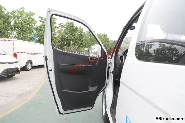 Tuyano Fengjing G5 2024 Business Edition 6-Seat 5.245m Electric Long Wheelbase Flat Roof Light Bus 50.23kWh (EVE Energy) Cab (1) | 86Trucks