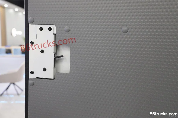 Zhinan Blue Zhinan Elf E7 5.395m Pure Electric Enclosed Van 38.64kWh Cargo Box (3) | 86Trucks