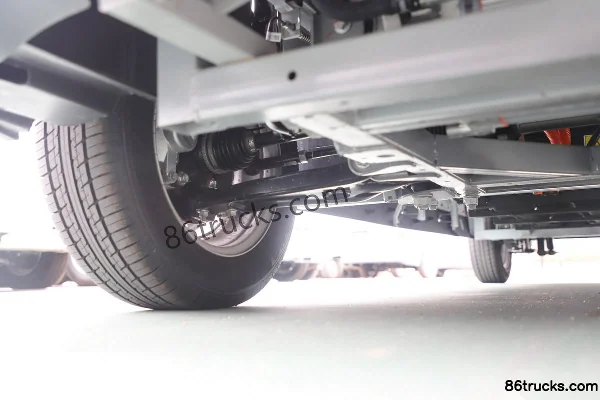 Tuyano Qian Duo Duo 4.995m Electric Panel Van Yiwei 41.86kWh Chassis (2) | 86Trucks