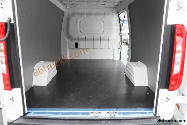 Tuyano Qian Duo Duo 4.995m Electric Panel Van Yiwei 41.86kWh Cargo Box (3) | 86Trucks