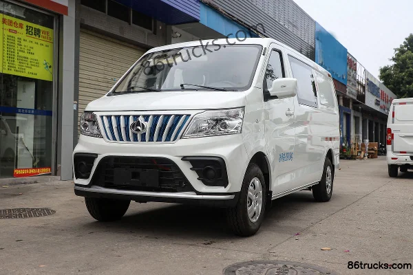 Changan Ruixing EM80 2023 5 places 4,805 m fourgon fermé électrique pur toit plat portes battantes arrière 41,932 kWh Extérieur (3) | 86Truc
