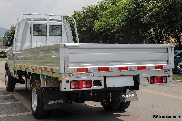 Jinbei T5L 2024 Comfort 1.6L 123 hp 4X2(6 wheels) Gasoline 3.6m Single Row Flatbed Micro Truck Body (1) | 86Trucks