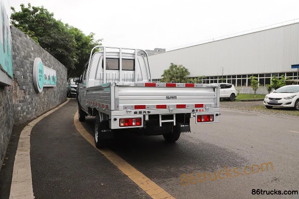 SRM Xinyuan Jinka S1 2024 Standard 1.4L 102 ch 4X2(6 roues) essence 2,55 m micro camion à ridelles, cabine double (pneus arrière simples) Ca