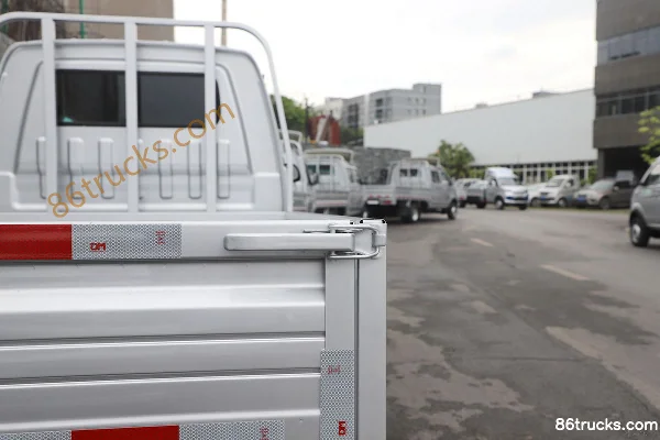 SRM Xinyuan Jinka S1 2024 Model Standard Edition 1.6L 124 hp 4X2(6 wheels) Gasoline 2.55m Double Row Flatbed Mini Truck Body (3) | 86Trucks