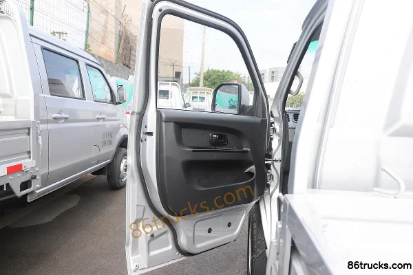 Jinbei Jinka S3 modèle 2023 confort 1,6 L 123 ch 4X2(6 roues) essence camion plateau à ridelles simple cabine 3,2 m micro camion (China VI)