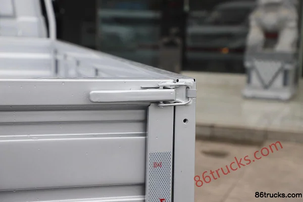 Jinbei Jinka S3 modèle 2023 confort 1,6 L 123 ch 4X2(6 roues) essence camion plateau à ridelles simple cabine 3,2 m micro camion (China VI)