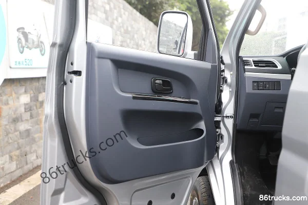 Jinbei T5 Standard Type 1.6L 123 hp 4X2(6 wheels) gasoline 3.4m single-row box mini truck Cab (2) | 86Trucks