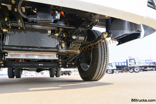 Feidi HV5 4.5T 4.15m Single Row Plug-in Hybrid Range-Extender Stake Light Truck 41.6kWh 4X2(6 wheels) Chassis (3) | 86Trucks