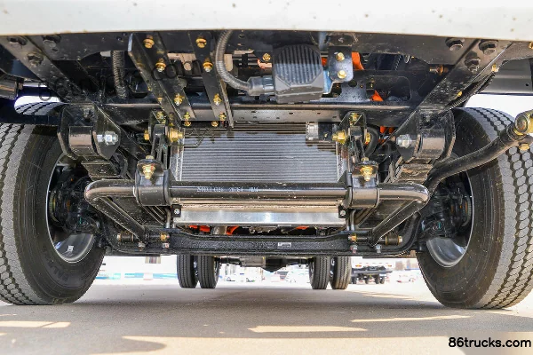 Feidi HV5 4.5T 4.15m Single Row Plug-in Hybrid Range-Extender Stake Light Truck 41.6kWh 4X2(6 wheels) Chassis (1) | 86Trucks