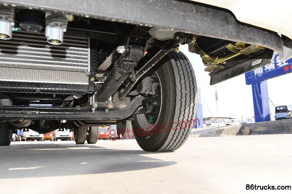 Sinotruk HOWO Hanjiang M 145hp 4X2(6 wheels) 4.15m Single-row Van Light Truck Chassis (3) | 86Trucks