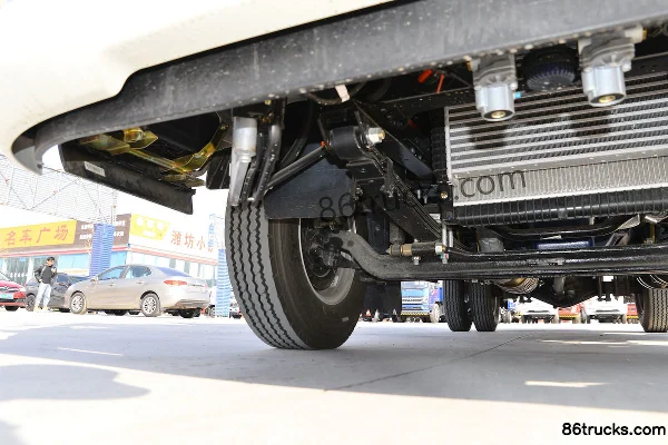 Sinotruk HOWO Hanjiang M 145hp 4X2(6 wheels) 4.15m Single-row Van Light Truck Chassis (2) | 86Trucks