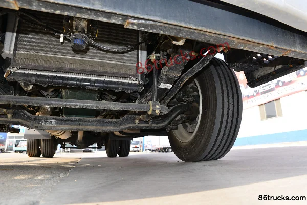 FAW Jiefang Lingtu 160 ch 4X2(6 roues) camion léger à ridelles 4,21 m cabine simple (WLY) Châssis (3) | 86Trucks