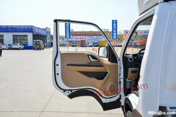 Lanqing Auto Ling R 1.6L 122hp 4X2(6 wheels) Gasoline 3.7m Single Row Van Mini Truck Cab (1) | 86Trucks