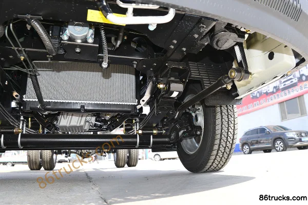 Lanqing Auto Ling R 1.6L 122hp 4X2(6 wheels) Gasoline 3.7m Single Row Van Mini Truck Chassis (3) | 86Trucks