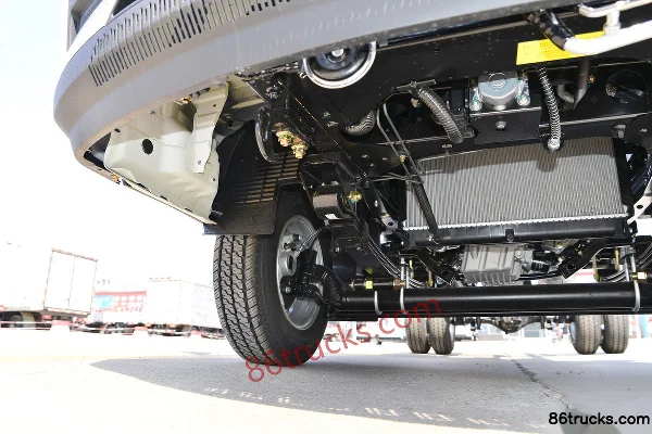 Lanqing Auto Ling R 1.6L 122hp 4X2(6 wheels) Gasoline 3.7m Single Row Van Mini Truck Chassis (2) | 86Trucks